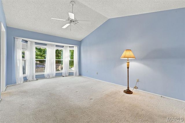 884 Chestnut Oak Drive, St Charles, MO 63303