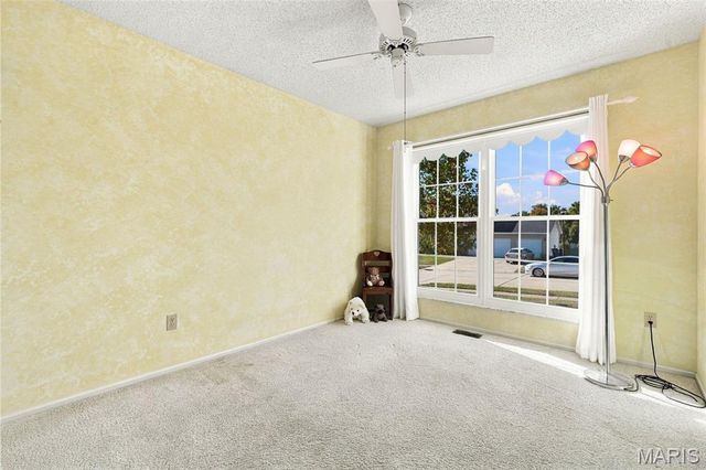 884 Chestnut Oak Drive, St Charles, MO 63303