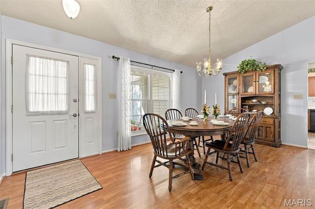 884 Chestnut Oak Drive, St Charles, MO 63303