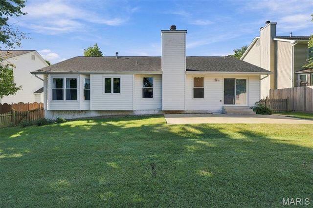 884 Chestnut Oak Drive, St Charles, MO 63303