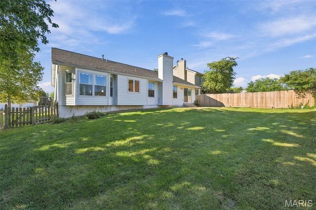 884 Chestnut Oak Drive, St Charles, MO 63303