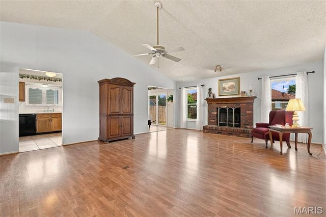 884 Chestnut Oak Drive, St Charles, MO 63303