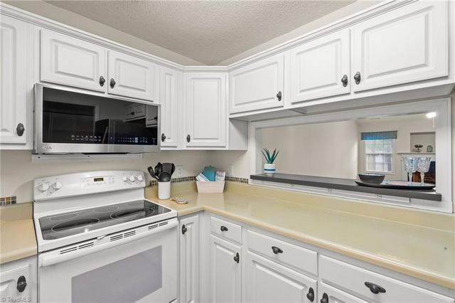 166 Wyndham Court, High Point, NC 27265