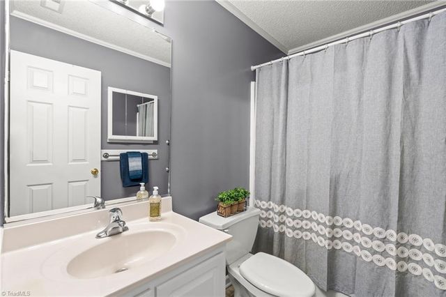 166 Wyndham Court, High Point, NC 27265