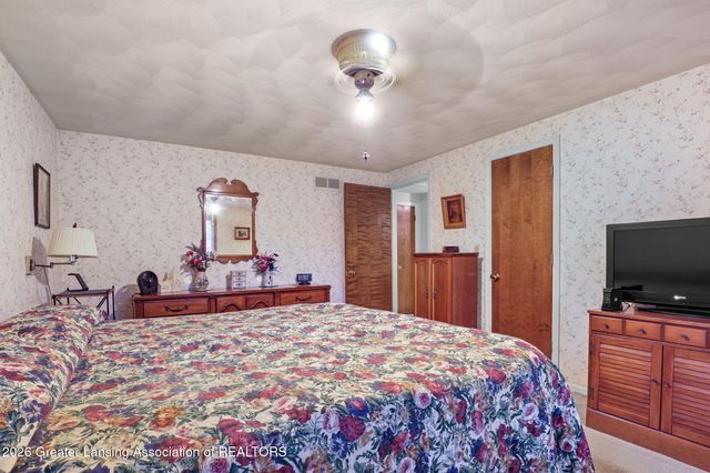 2306 Bollman Drive, Lansing, MI 48917