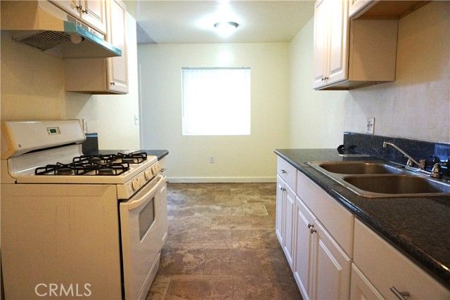 10553 Poplar Street, Loma Linda, CA 92354