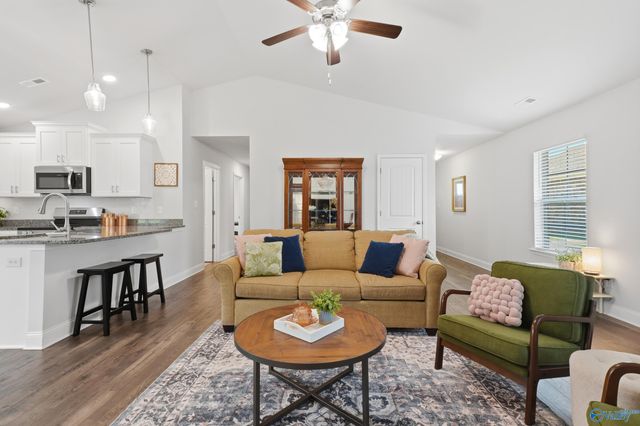 15423 Lapwing Cove, Athens, AL 35611