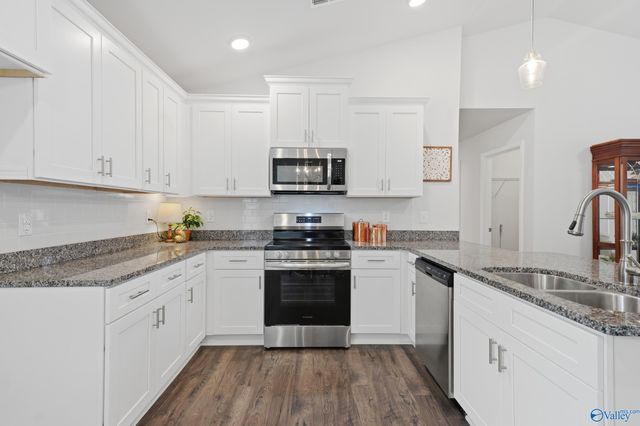 15423 Lapwing Cove, Athens, AL 35611