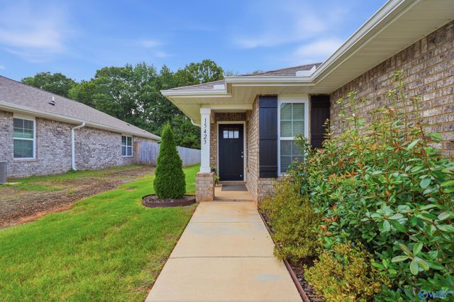 15423 Lapwing Cove, Athens, AL 35611