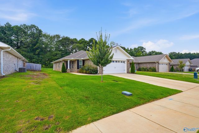 15423 Lapwing Cove, Athens, AL 35611