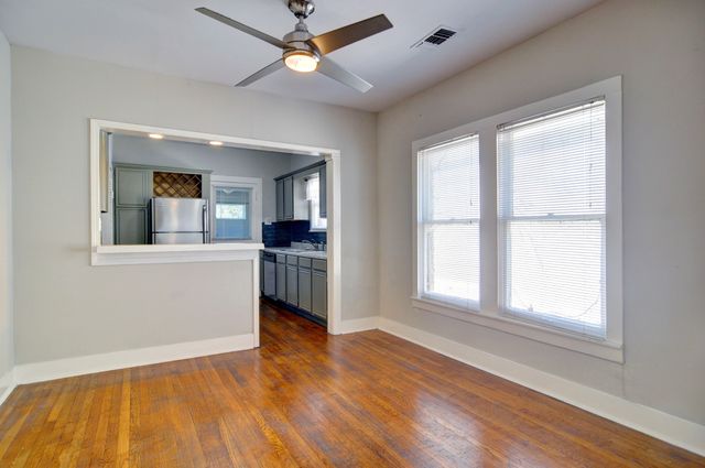 3324 S University Drive Down, Fort Worth, TX 76109