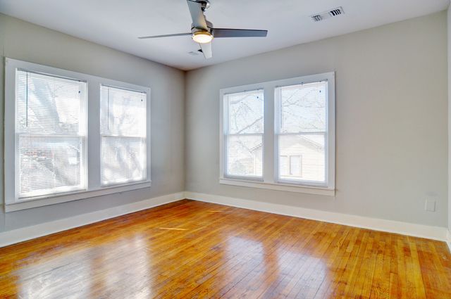 3324 S University Drive Down, Fort Worth, TX 76109