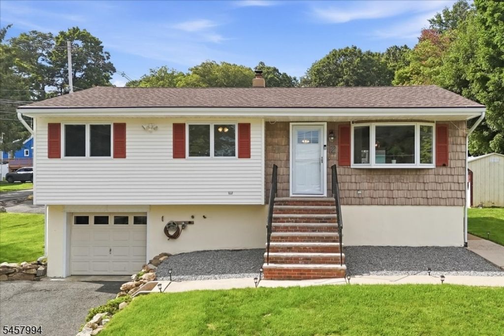 2 Crescent Rd, Hopatcong Boro, NJ 07843 — exterior