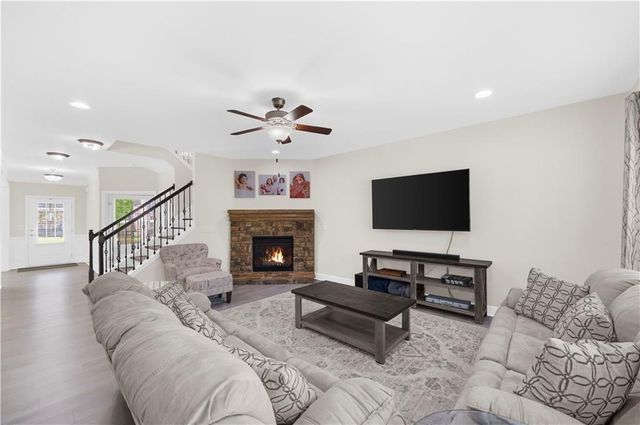 425 Spring View Drive, Woodstock, GA 30188