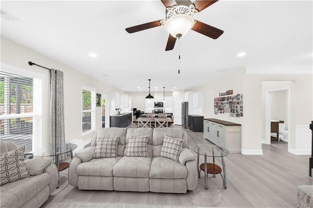 425 Spring View Drive, Woodstock, GA 30188