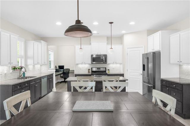 425 Spring View Drive, Woodstock, GA 30188