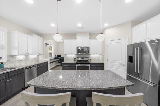 425 Spring View Drive, Woodstock, GA 30188