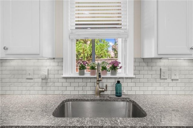 425 Spring View Drive, Woodstock, GA 30188