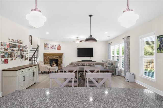 425 Spring View Drive, Woodstock, GA 30188