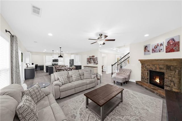 425 Spring View Drive, Woodstock, GA 30188