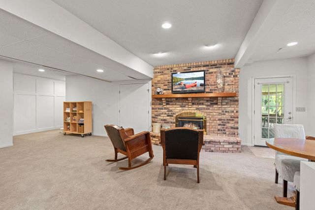 2600 Jewel Lane N, Plymouth, MN 55447