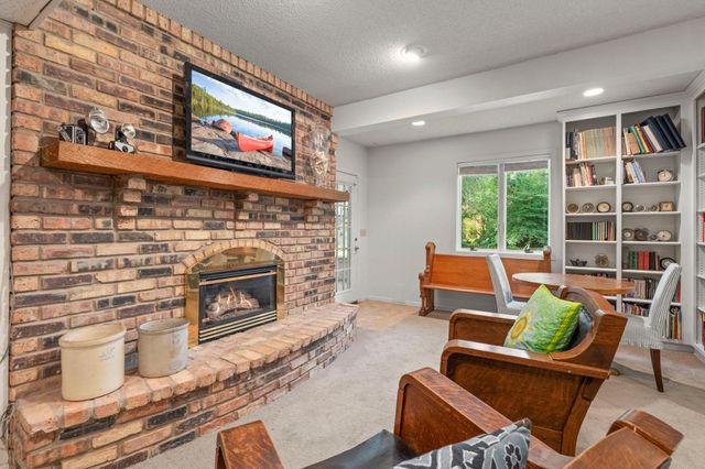 2600 Jewel Lane N, Plymouth, MN 55447