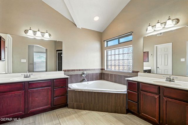 5052 Silver Cholla Drive, El Paso, TX 79934