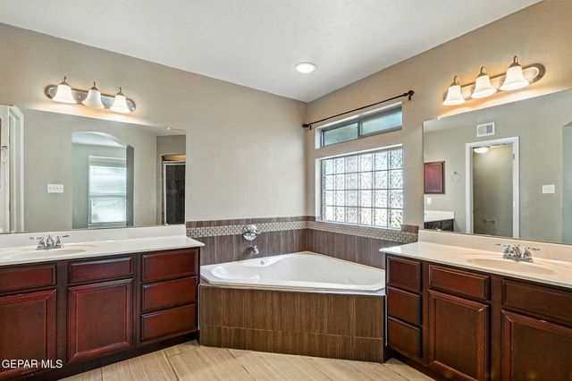 5052 Silver Cholla Drive, El Paso, TX 79934