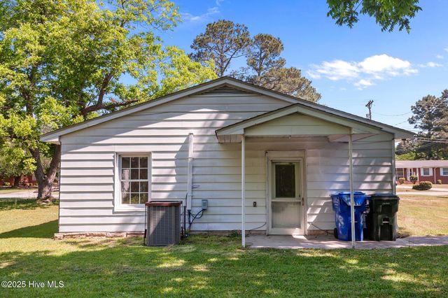 2005 Tower Hill Road, Kinston, NC 28501