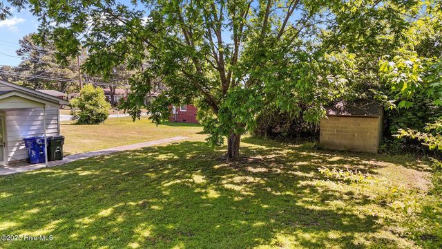 2005 Tower Hill Road, Kinston, NC 28501