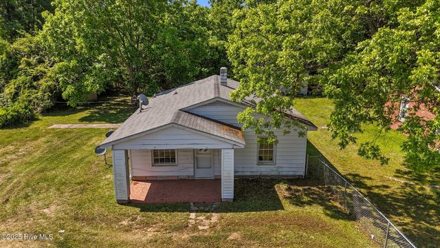 2005 Tower Hill Road, Kinston, NC 28501