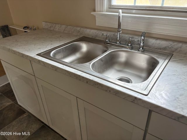 2005 Tower Hill Road, Kinston, NC 28501