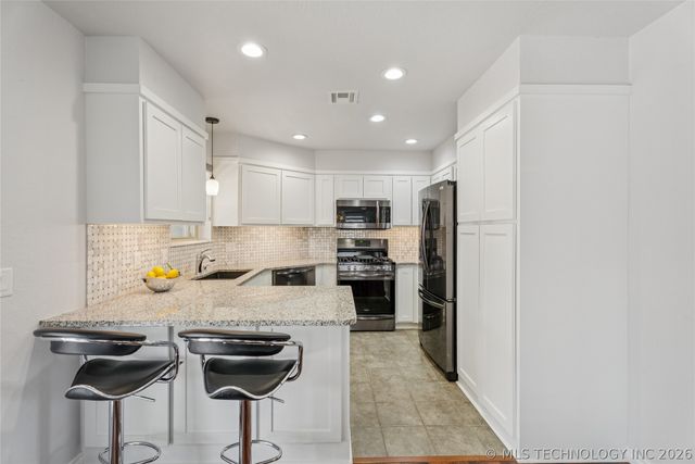 12306 E 77th Street N, Owasso, OK 74055