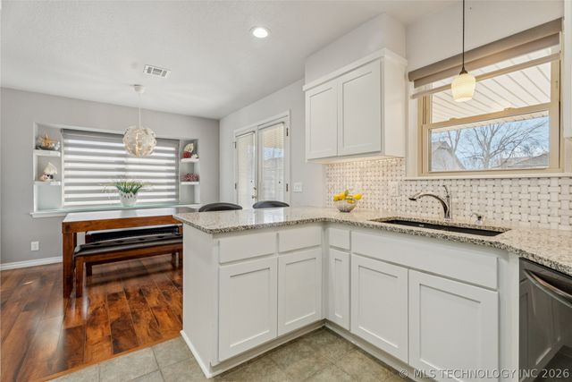 12306 E 77th Street N, Owasso, OK 74055