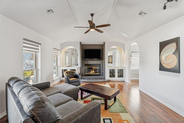 12306 E 77th Street N, Owasso, OK 74055