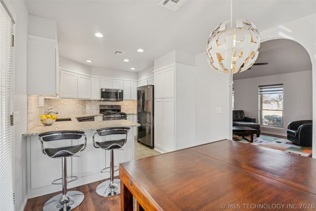 12306 E 77th Street N, Owasso, OK 74055