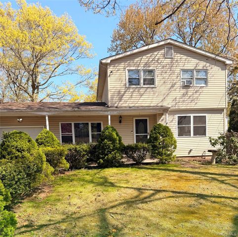 13 Hampton Avenue, Mastic, NY 11950