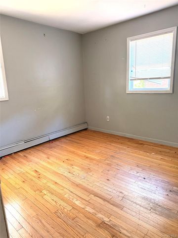 13 Hampton Avenue, Mastic, NY 11950