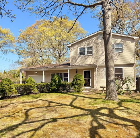 13 Hampton Avenue, Mastic, NY 11950