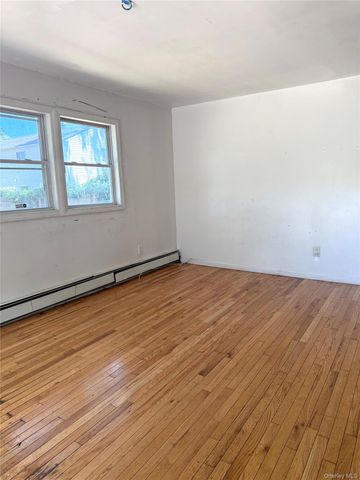 13 Hampton Avenue, Mastic, NY 11950