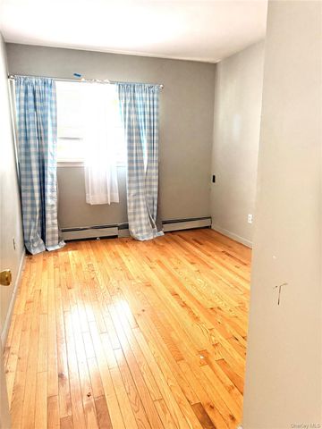 13 Hampton Avenue, Mastic, NY 11950