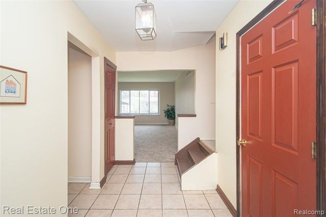 24690 Lakeland Street, Farmington Hills, MI 48336