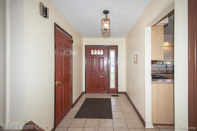 24690 Lakeland Street, Farmington Hills, MI 48336