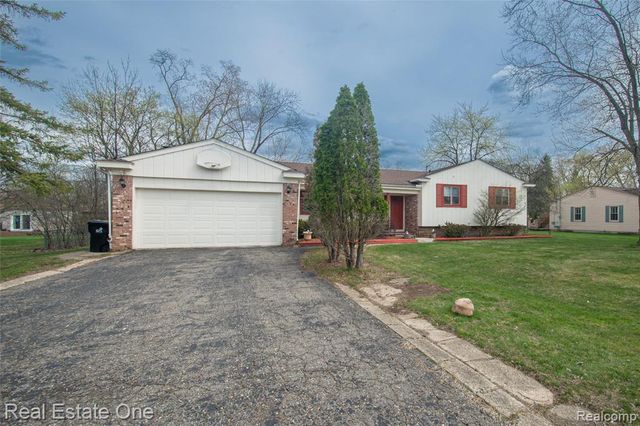 24690 Lakeland Street, Farmington Hills, MI 48336
