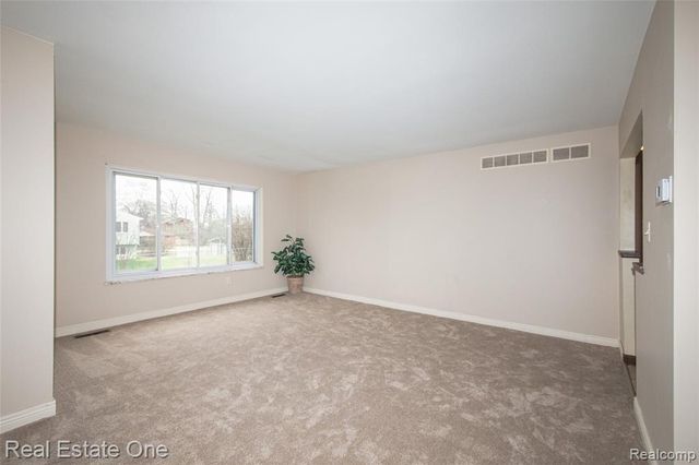 24690 Lakeland Street, Farmington Hills, MI 48336