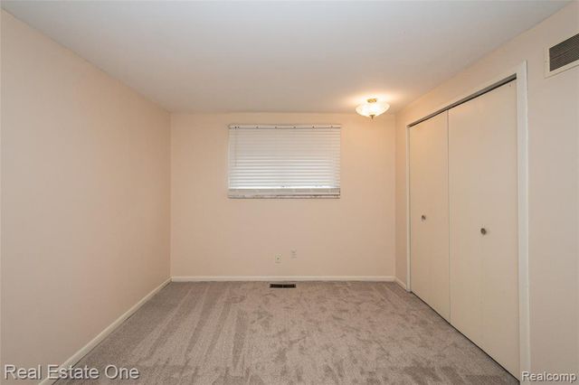 24690 Lakeland Street, Farmington Hills, MI 48336