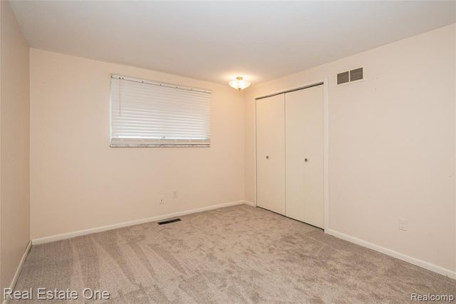 24690 Lakeland Street, Farmington Hills, MI 48336