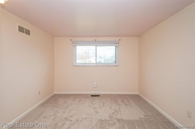 24690 Lakeland Street, Farmington Hills, MI 48336