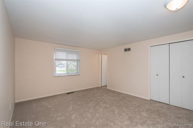 24690 Lakeland Street, Farmington Hills, MI 48336