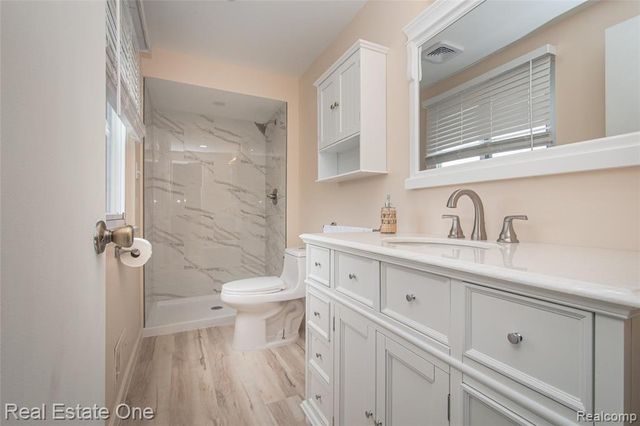 24690 Lakeland Street, Farmington Hills, MI 48336